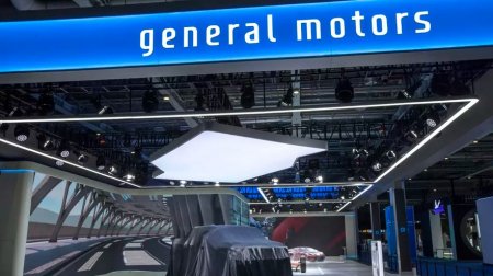СМИ: General Motors приостанавливает поставки автомобилей в Россию