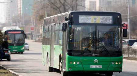 Мужчина набросился с ножом на женщину в автобусе в Алматы