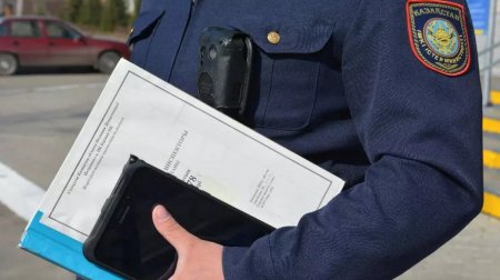 Полицейского начальника задержали за самоуправство на юге Казахстана