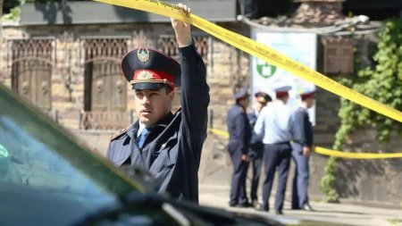 Тело мужчины нашли в машине в Алматы