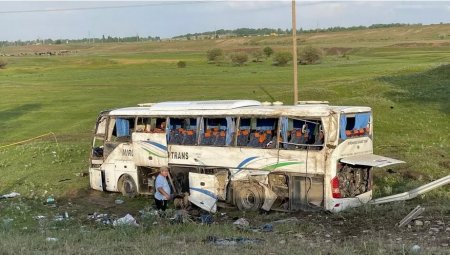 Два человека погибли и 33 пострадали в ДТП с автобусом в Жамбылской области
