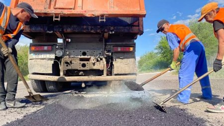 На более 377 тыс. кв.м дорог республиканского значения проведены работы по ямочному ремонту