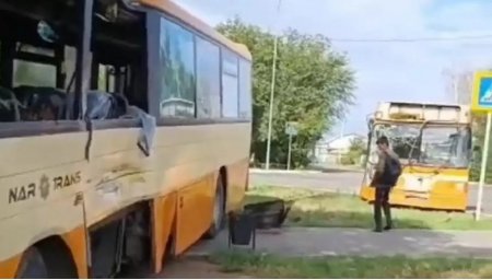 15 человек пострадали в ДТП с участием автобусов в Экибастузе