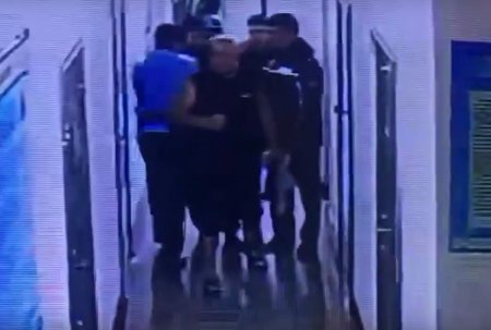 "Замначальника полиции бьет и собирает деньги": в ДП Туркестанской области начали служебное расследование